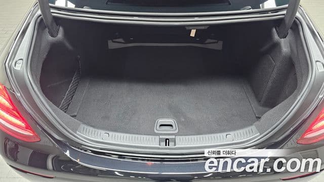 Mercedes-Benz E-Class 2018 — Фото 16/20