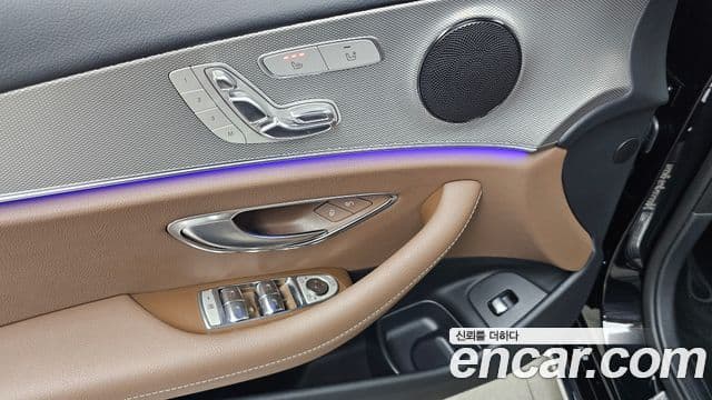 Mercedes-Benz E-Class 2018 — Фото 20/20