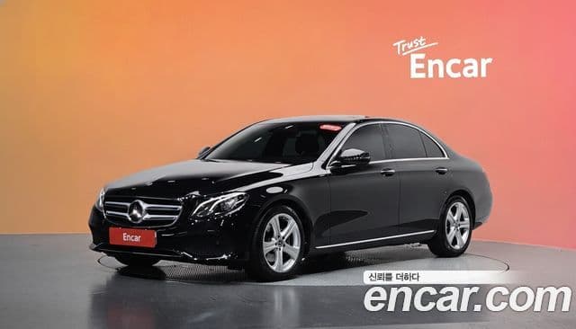 Mercedes-Benz E-Class 2018 — Фото 1/20