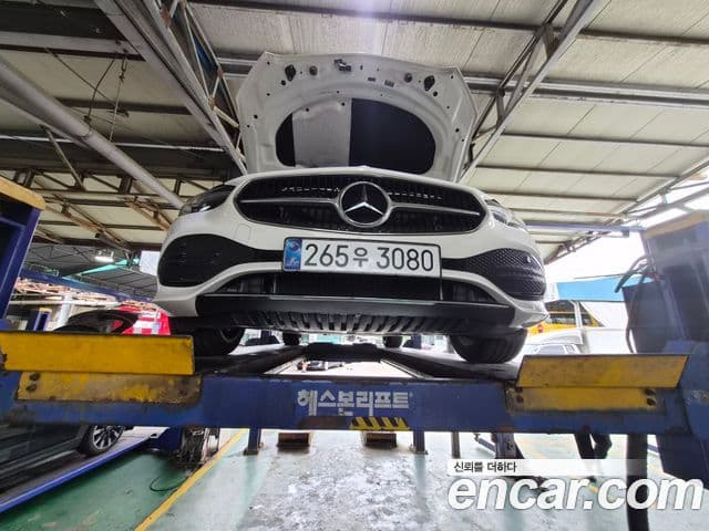 Mercedes-Benz C-Class 2025 — ფოტო 2/2