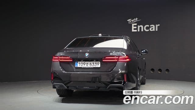 BMW 5 Series 2025 — ფოტო 4/20