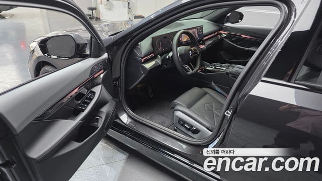 BMW 5 Series 2025 — ფოტო 10/20