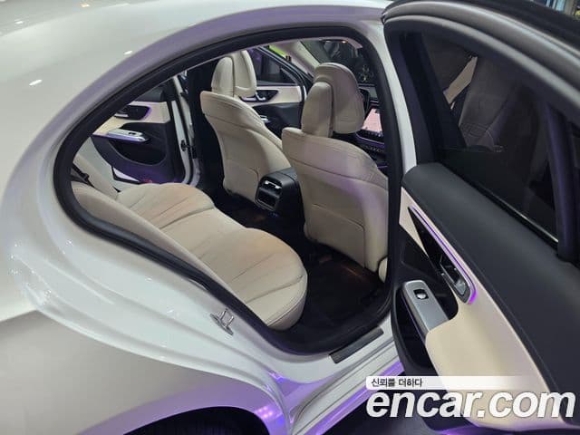 Mercedes-Benz E-Class 2025 — ფოტო 13/20