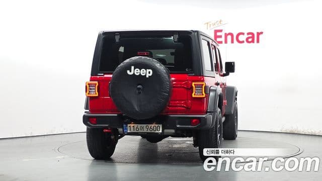 Jeep Wrangler 2022 — ფოტო 4/20