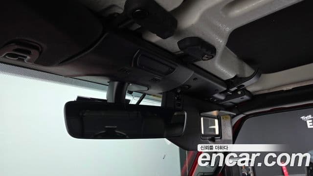 Jeep Wrangler 2022 — ფოტო 18/20