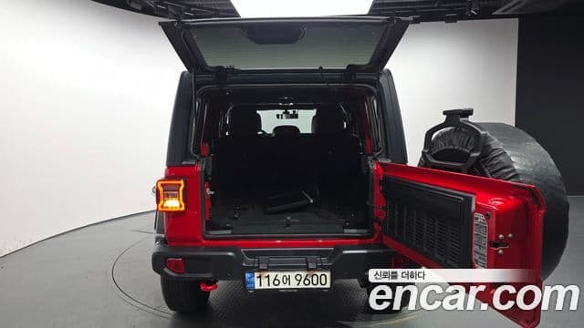 Jeep Wrangler 2022 — ფოტო 20/20