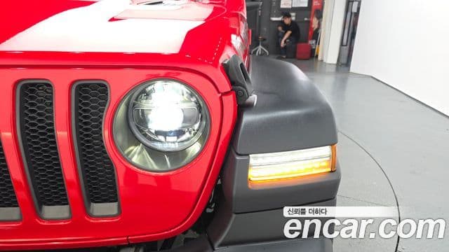 Jeep Wrangler 2022 — ფოტო 15/31