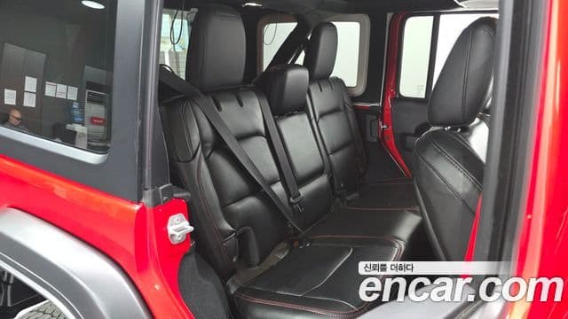 Jeep Wrangler 2022 — ფოტო 6/31