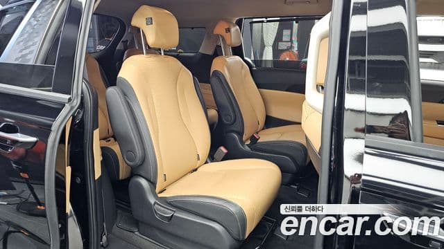 Kia Carnival 2023 — Şəkil 12/20