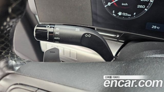 Hyundai Kona 2023 — Şəkil 18/20