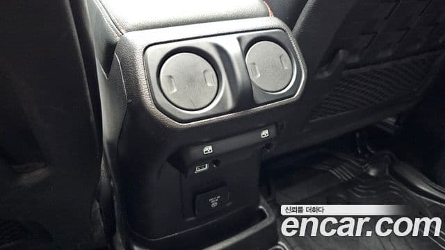Jeep Wrangler 2019 — Photo 25/32