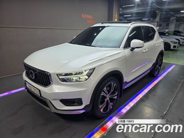 Volvo XC40 2022 — ფოტო 9/20