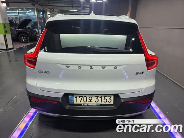 Volvo XC40 2022 — ფოტო 3/20
