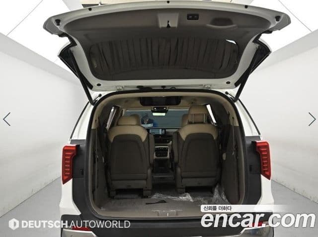 Kia Carnival 2024 — Şəkil 19/20