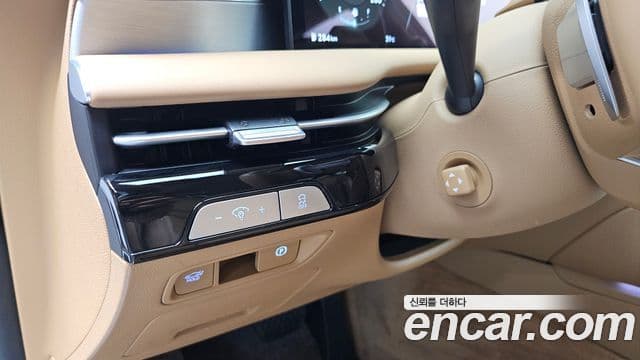 Genesis Electrified G80 2024 — Şəkil 18/20