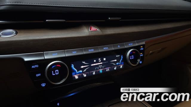 Genesis Electrified G80 2023 — ფოტო 18/20