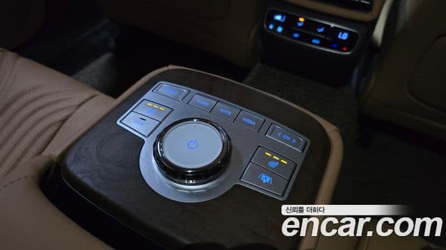 Genesis Electrified G80 2023 — ფოტო 19/20