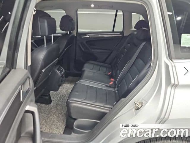 Volkswagen Tiguan 2020 — Şəkil 12/19