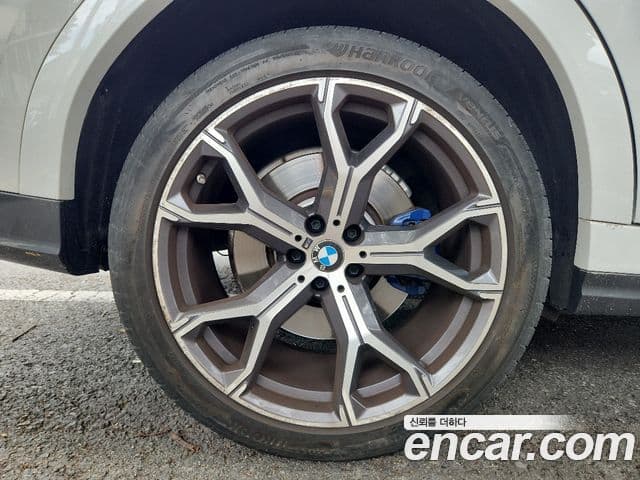 BMW X6 2021 — ფოტო 15/20