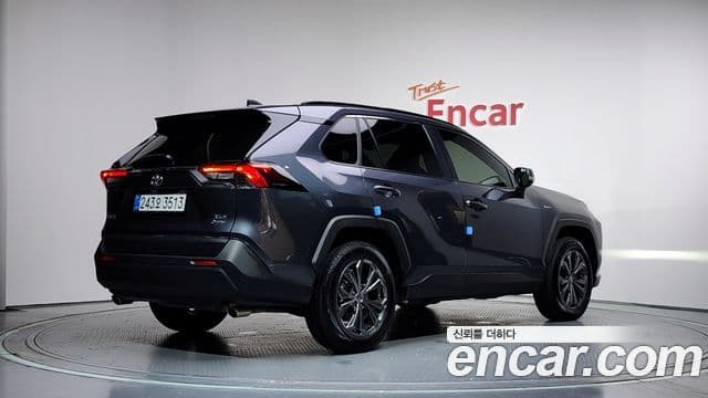 Toyota RAV4 2025 — Şəkil 2/20