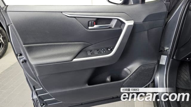 Toyota RAV4 2025 — Photo 15/32