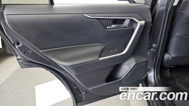 Toyota RAV4 2025 — Photo 16/32