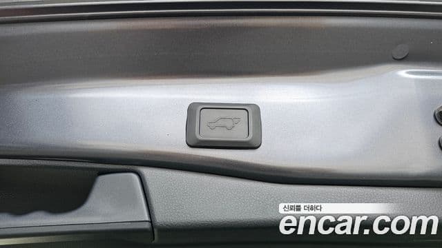 Toyota RAV4 2025 — Photo 28/32