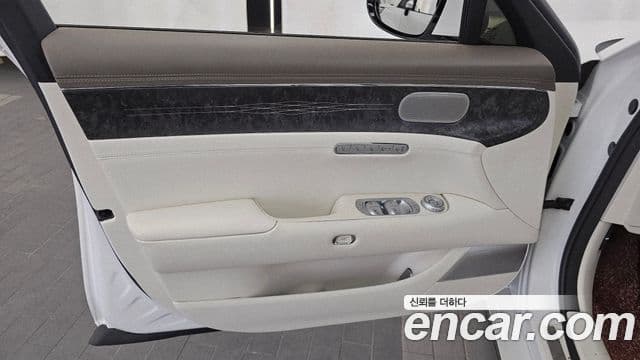 Genesis G90 2022 — Photo 24/41