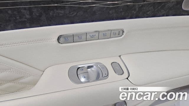 Genesis G90 2022 — Photo 10/41