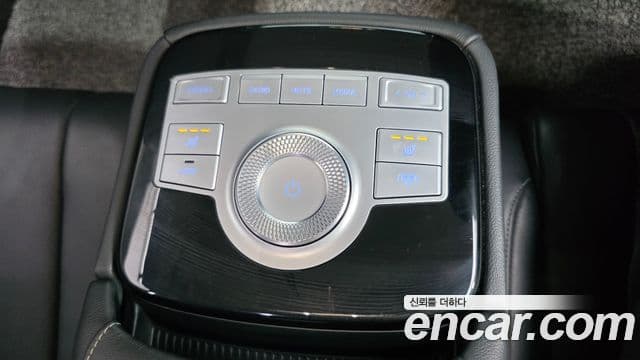 Genesis Electrified G80 2020 — ფოტო 19/20