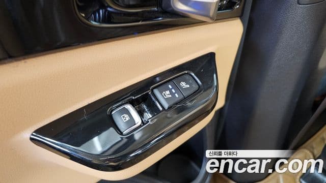 Kia Carnival 2021 — Şəkil 19/20