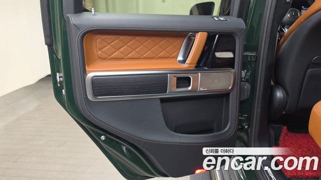 Mercedes-Benz G-Class 2025 — Photo 15/33