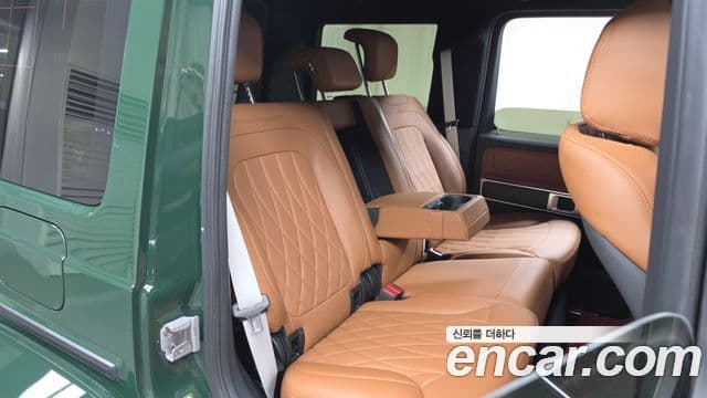 Mercedes-Benz G-Class 2025 — Photo 10/33