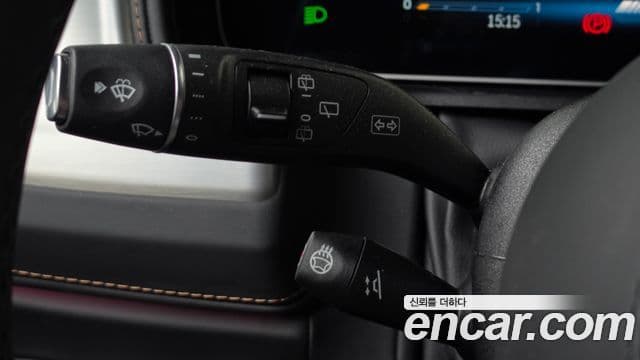 Mercedes-Benz G-Class 2025 — Photo 32/33