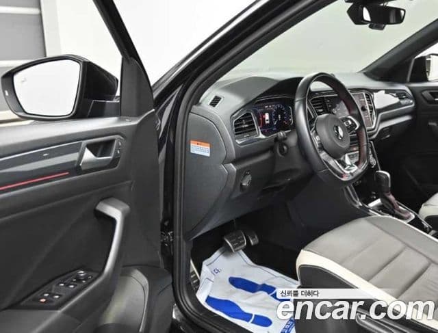Volkswagen T-Roc 2021 — ფოტო 10/20