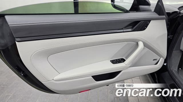 Porsche 911 2023 — Photo 17/34