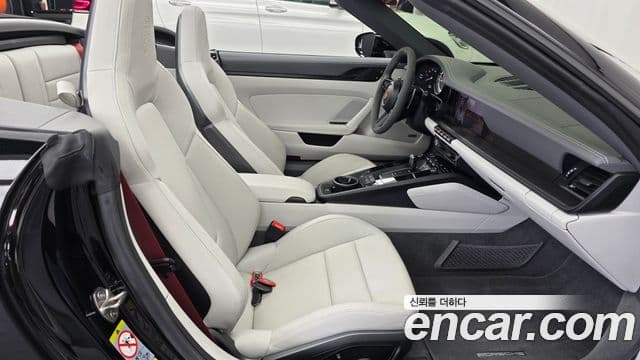 Porsche 911 2023 — Photo 19/34