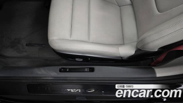 Porsche 911 2023 — Photo 11/34
