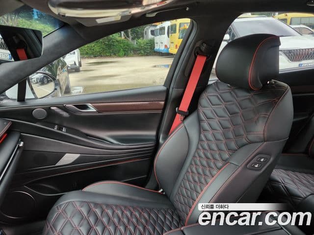 Genesis Electrified G80 2024 — Şəkil 9/20