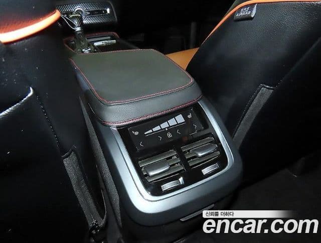 Volvo XC90 2018 — Şəkil 14/20