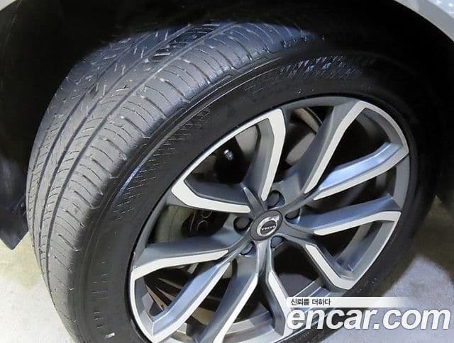Volvo XC90 2018 — Şəkil 20/20