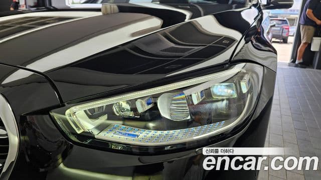 Mercedes-Benz S-Class 2023 — Photo 16/34