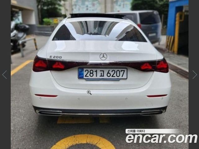 Mercedes-Benz E-Class 2025 — Фото 1/4