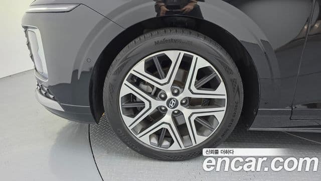 Hyundai Grandeur 2023 — ფოტო 5/20