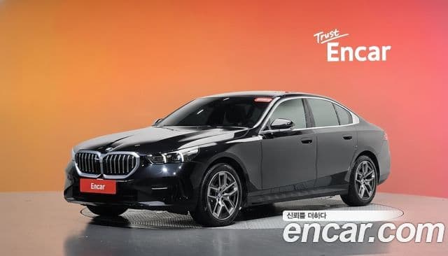 BMW 5 Series 2023 — Фото 1/20