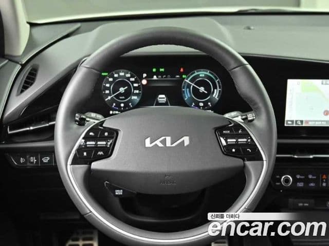 Kia Niro 2022 — ფოტო 12/19