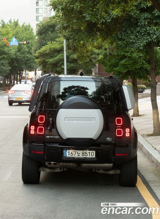 Land Rover Defender 2021 — ფოტო 4/10