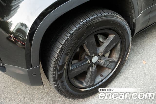 Land Rover Defender 2021 — фото 5 из 10