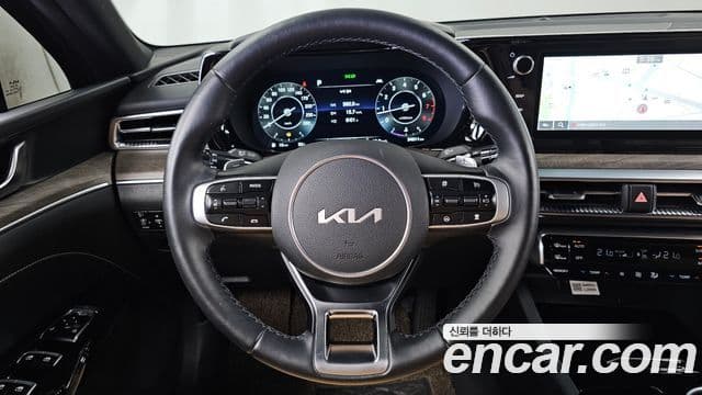 Kia K5 2022 — ფოტო 13/20