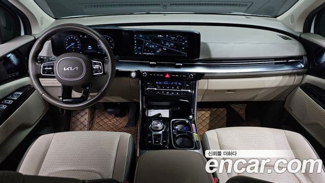 Kia Carnival 2022 — ფოტო 6/20